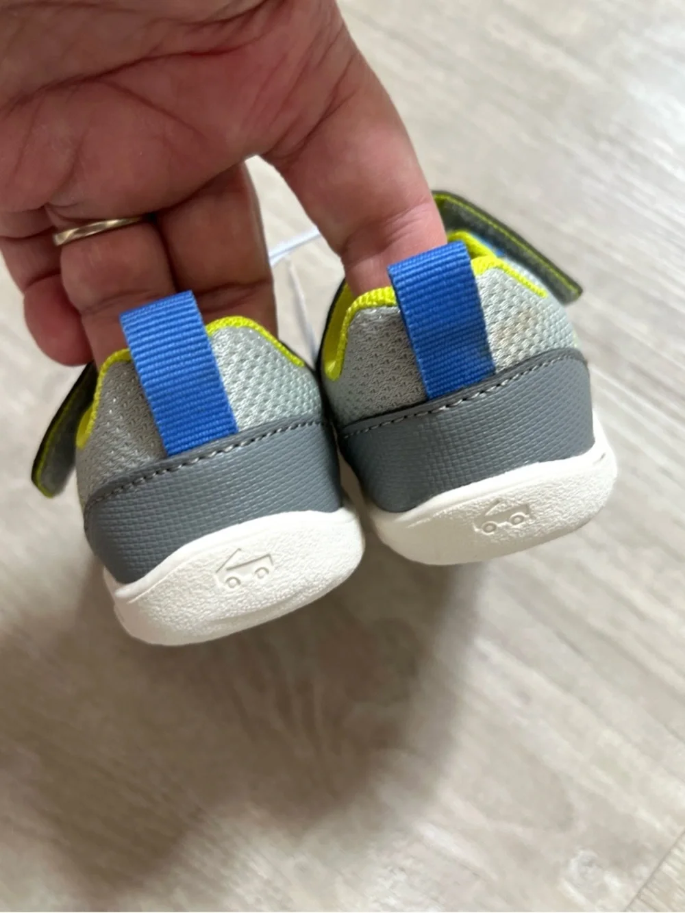 See Kai Run Tenny Sneakers Toddler Boy Size 4 Gray Hook Loop Shoes Casual New